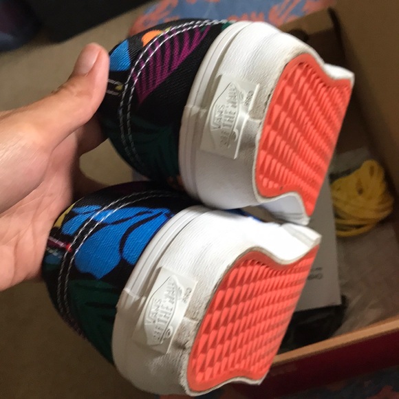 Limited Edition Vans - Picture 4 of 6